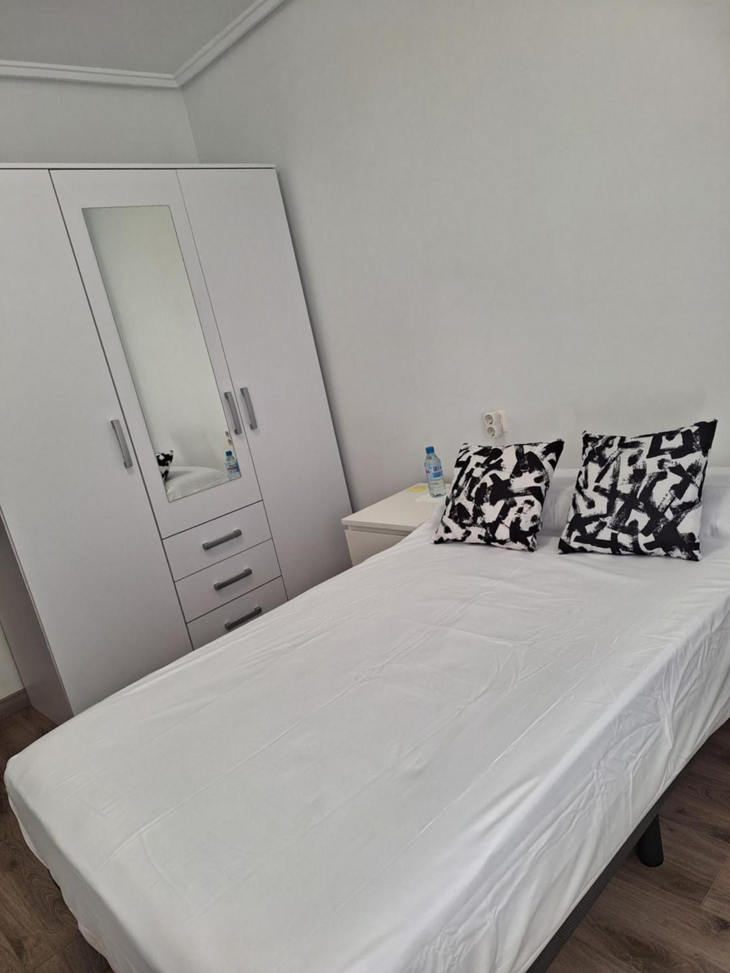 דירות ולנסיה Habitacion Individual מראה חיצוני תמונה